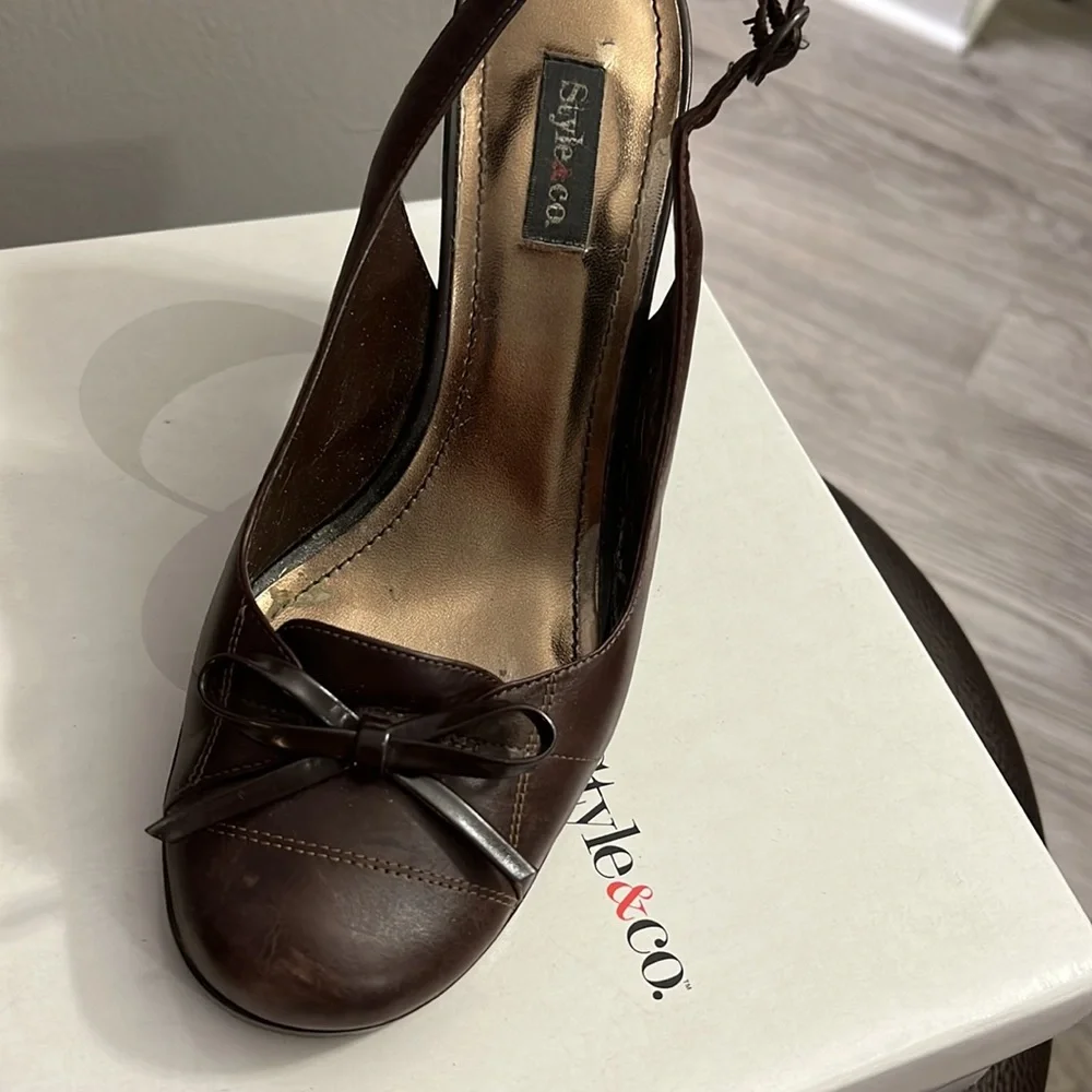 Shoes - Picture 2 of 3